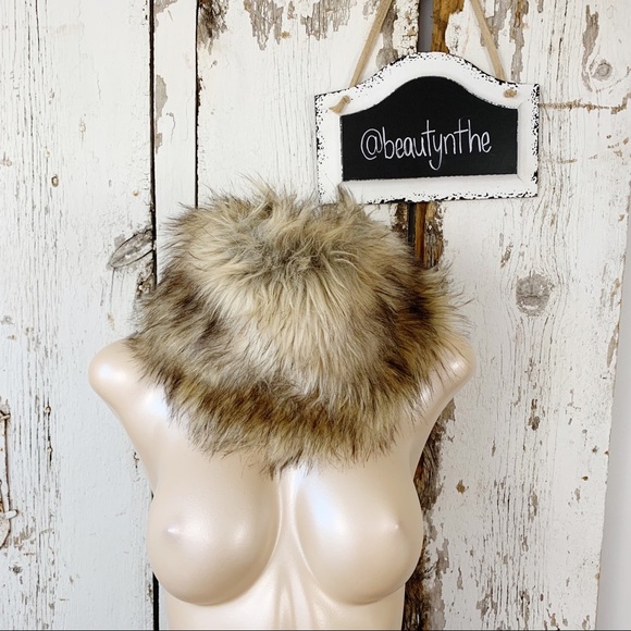 Madden Girl Accessories - Madden girl faux fur brown cowl scarf